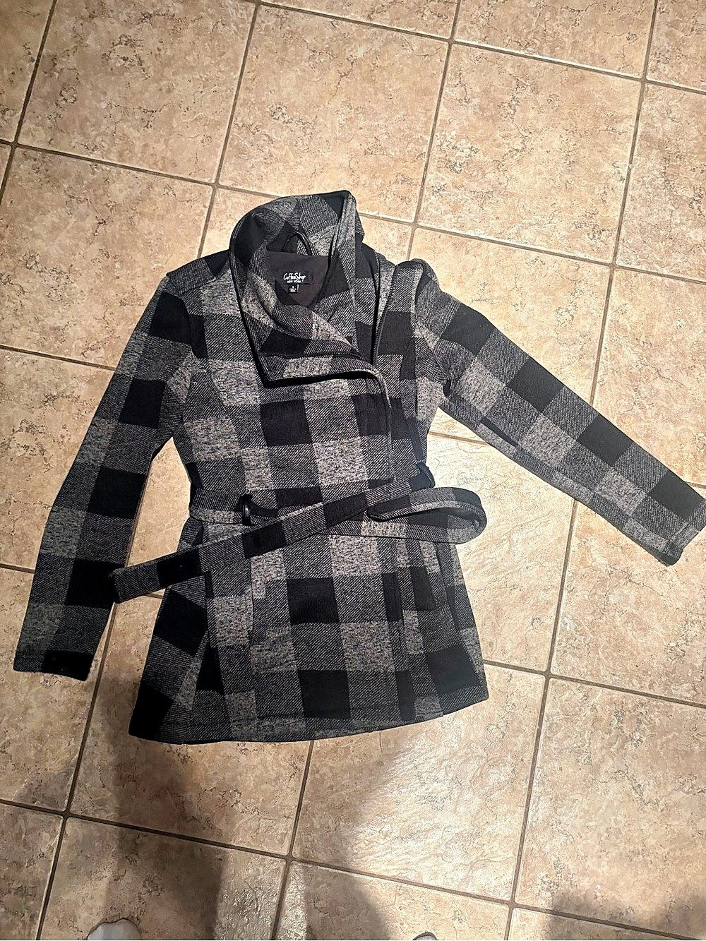 CoffeeShop Plaid Belted Trench Coat in Black & Gray Like New